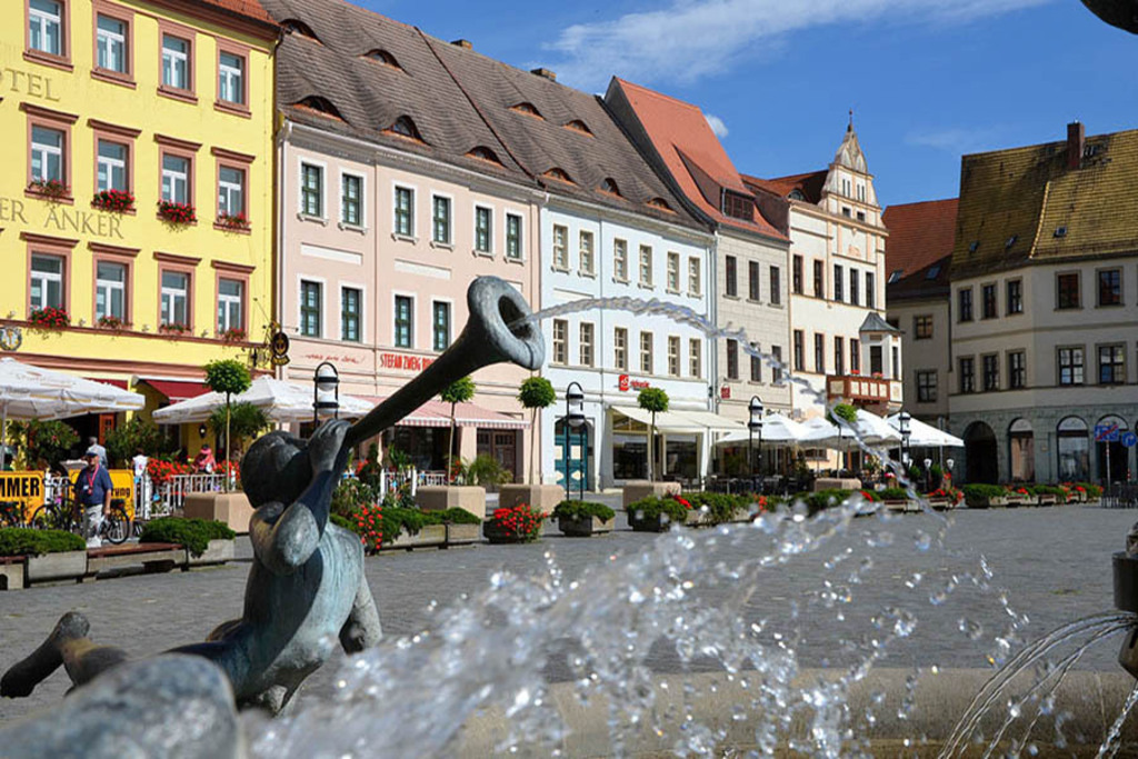 Torgau - Markt mit Marktbrunnen | Entdecke über 20 Kategorien Leipzig-Motive: Foto-Downloads, hochwertige Poster, Leinwand- & Fine-Art-Prints. Jetzt Lieblingsfoto im Bildlexikon Leipzig Shop bestellen!