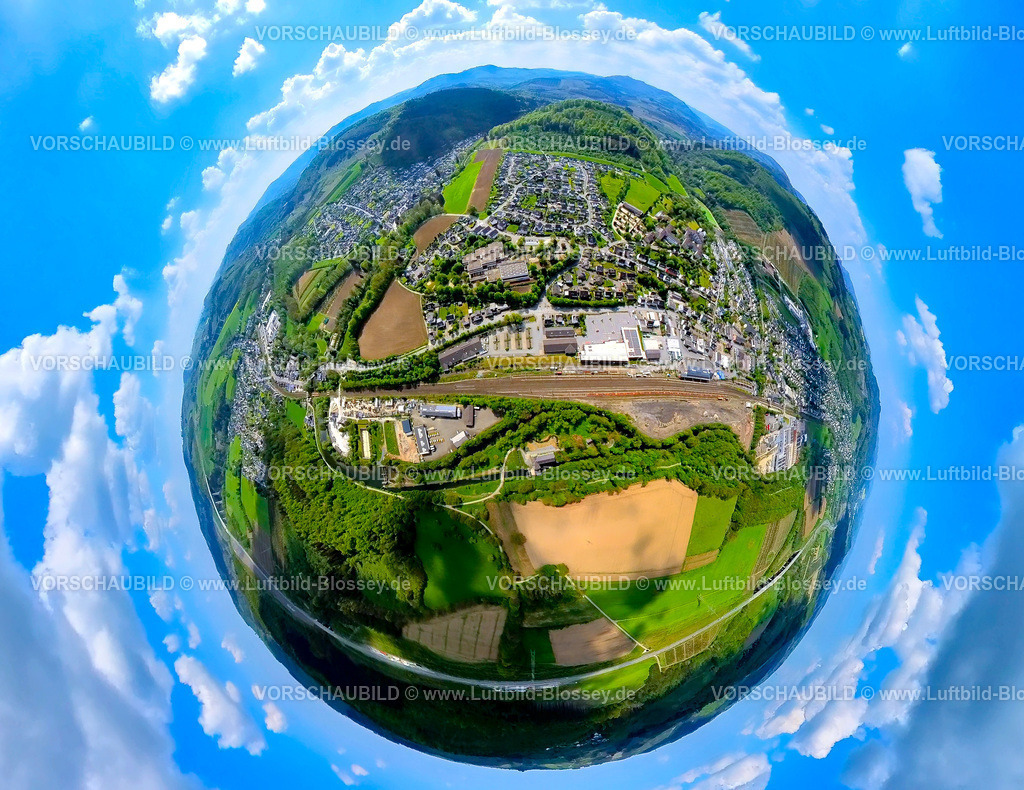 Bestwig240590415Mitte | Luftbild, Wohngebiet Ortsansicht und Bestwig Zum Alten Güterbahnhof und Eisenbahngleise, Einkaufszentrum mit Rewe Supermarkt und Aldi Supermarkt, oben das Bergkloster Bestwig, Erdkugel, Fisheye Aufnahme, Fischaugen Aufnahme, 360 Grad Aufnahme, tiny world, little planet, fisheye Bild, , Bestwig, Sauerland, Nordrhein-Westfalen, Deutschland
