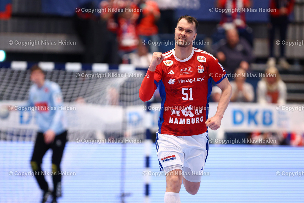 NH_HSVHamburg_GWDMinden_HandballBundesliga_14122025 | #51 Casper Ulrich Mortensen (Handball Sport Verein Hamburg)Handball I Herren I Bundesliga (Daikin HBL) I Saison 2025-2026 I 17. Spieltag I Handball Sport Verein Hamburg - GWD Minden I 14.12.2025 I Sporthalle Hamburg