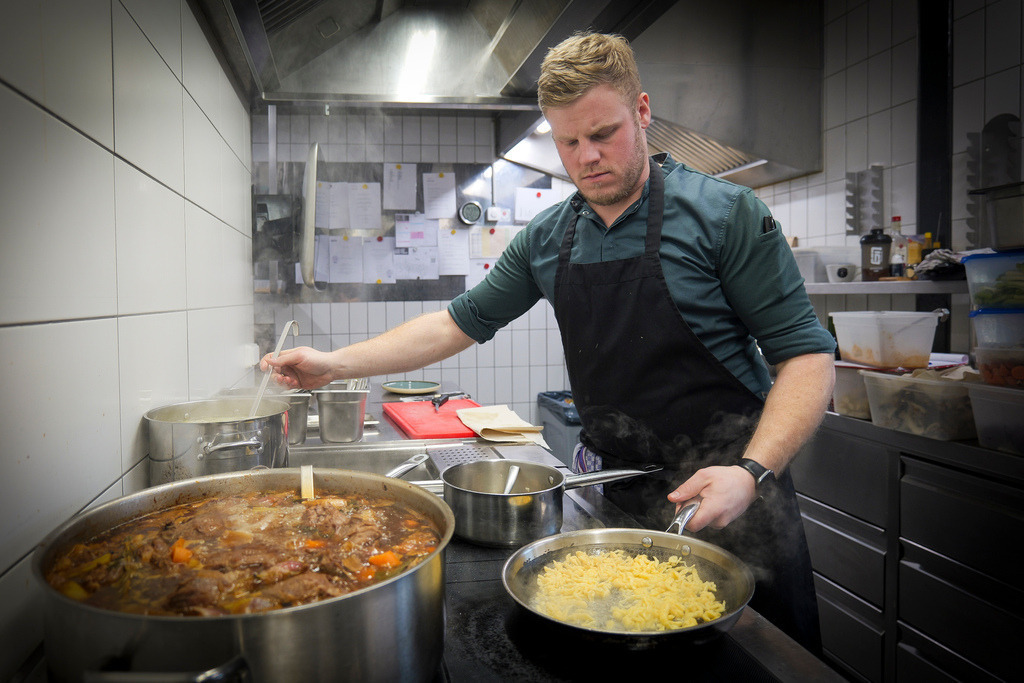 Rezept | Leonberg - #gastro Rezept für Weihnachten: Sebastian  Gerber von Brow in Leonberg kocht für 200 Euro 3 Gänge für 6 Leute -  im Gasthaus Brow, Bahnhofstraße in Leonberg - Realisiert mit Pictrs.com