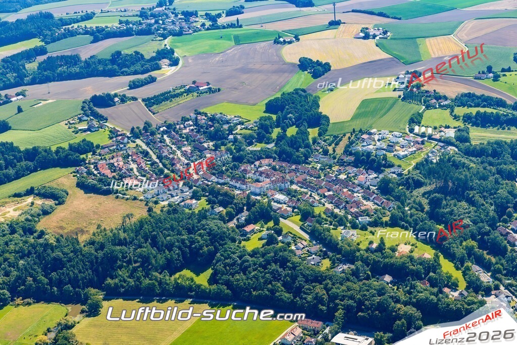 Grub Vilsbiburg Bild- Das Luftbild wurde 2025 vom UL-Flugzeug heraus erstellt ( keine Drohne ) - Hochauflösende Luftaufnahme -Nicht vergleichbar mit Google Maps oder Satelittenbilder- Die Geschenkidee !Mit Lizenz und Bildrechte bestellbar