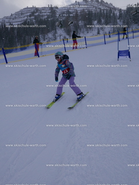 Annika _ Sarah (4) | Photos von der Skischule Warth - Realisiert mit Pictrs.com