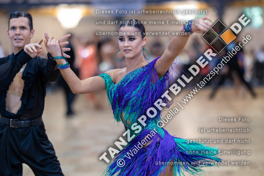 20230812-01265 | Hier finden Sie Tanz Bilder vom Latein und Standard Formationen tanzen. Sportbilder vom Tanzsport. Schöne Fotos und von Weltmeisterschaft, Europameisterschaft, Bundesliga, Regionalliga, Oberliga und Landesliga sowie von GOC Stuttgart, DanceComp, WM Bremen