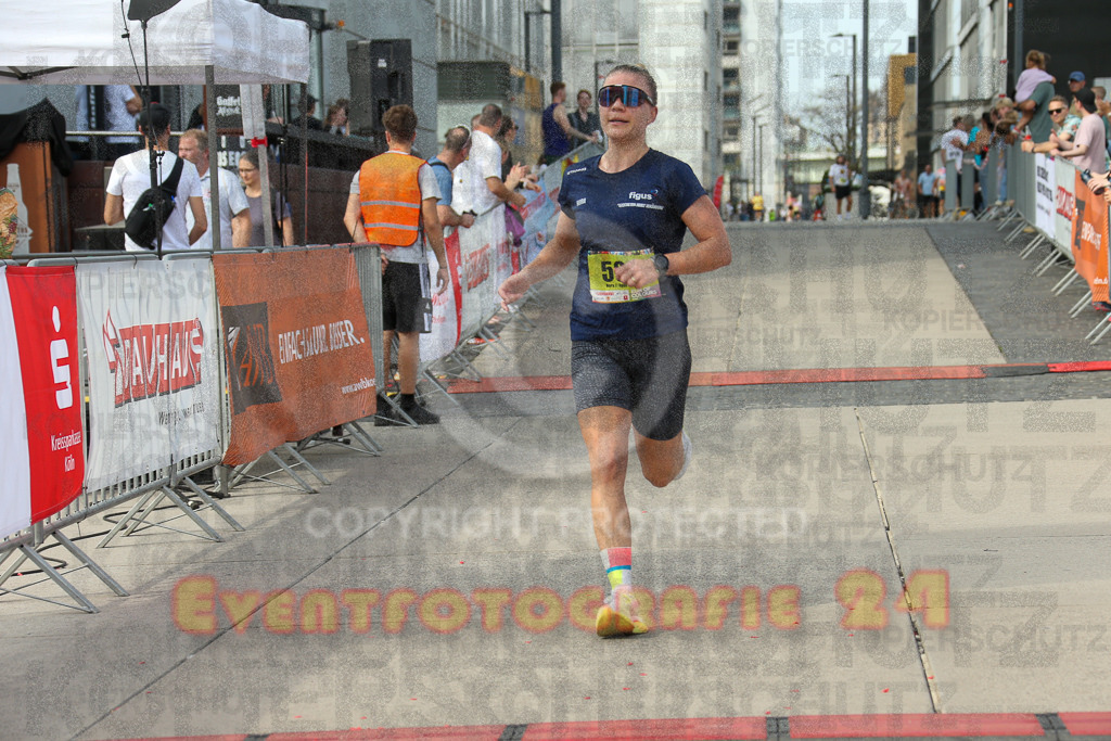 250920_1513_EX1_8581 | Sportfotografie im Rhein-Sieg Kreis, Köln, Bonn, NRW, Rheinland Pfalz, Hessen, etc. Unser Tätigkeitsfeld umfasst den Laufsport vom Volkslauf über den Marathon, Duathlon, Triathon bis zum Ultralauf wie Kölnpfad Ultra oder Schindertrail.