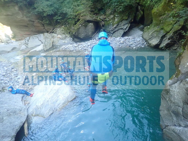 P9210111 | Bestelle die Bilder deines Berg- oder Wasser-Abenteuers mit Mountain Sports bequem von zu Hause aus direkt über unseren Online Fotoshop von pictrs.com. - Realisiert mit Pictrs.com