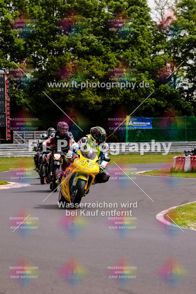 MotoTeamVBK-20680 | Hier findet Ihr Bilder von Touristenfahrten auf der Nürburgring Nordschleife oder von anderen Veranstaltungen die ich besucht habe. Viel Spass beim Durch Schauen 