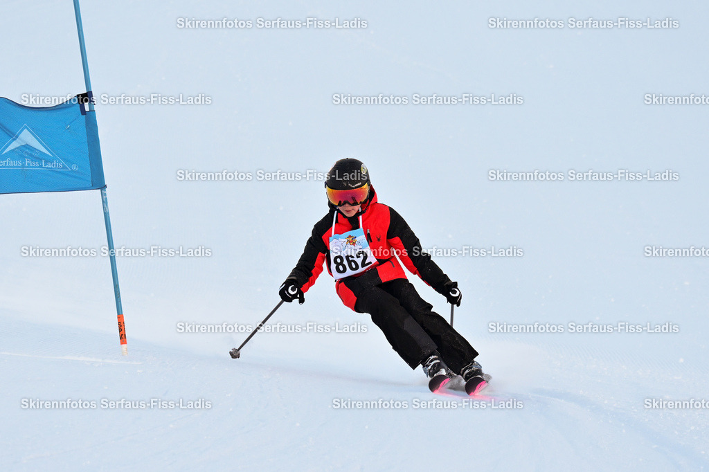 SRF_25.12.2025_0199 | Skirennfotos,Serfaus,Fiss,Ladis,Kinderskirennen,Winter,Tirol,Oberland,skirace,SFL,feelfree,weil wir's genießen,ski,Ski,skifahren,Sonnenplateau, - Realisiert mit Pictrs.com