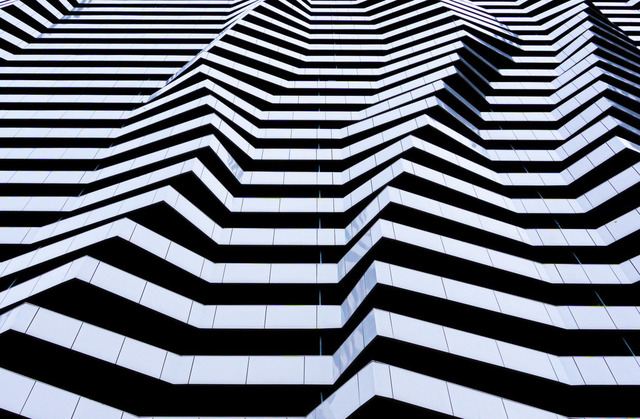 morewaves | strange eyez - Realisiert mit Pictrs.com