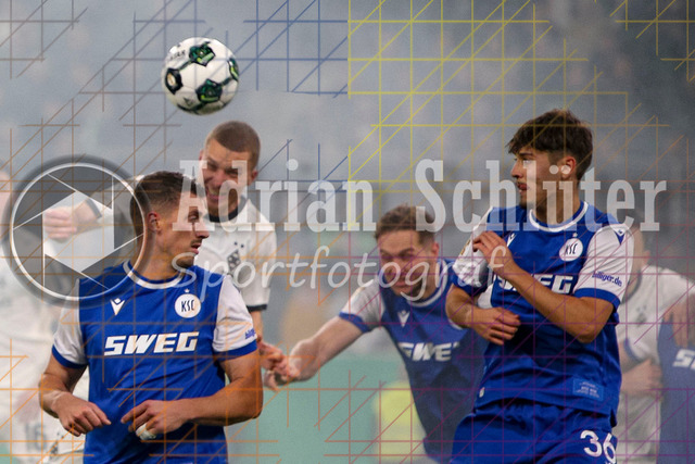 Borussia Mönchengladbach vs Karlsruher SC - DFB-Pokal 2. Runde | Mönchengladbach, Deutschland, 28.10.25:   Nico Elvedi (Borussia Mönchengladbach) erzielt das Tor zum 2:0 waehrend des Spiels der DFB-Pokal 2. Runde zwischen Borussia Mönchengladbach vs Karlsruher SC im Stadion im Borussia Park(Foto von Brauer-Fotoagentur / Adrian Schlueter)