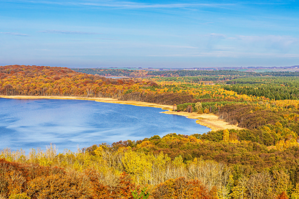 Herbstliche Wälder und Jasmunder Bodden auf der Insel Rügen | Herbstliche Wälder und Jasmunder Bodden auf der Insel Rügen.