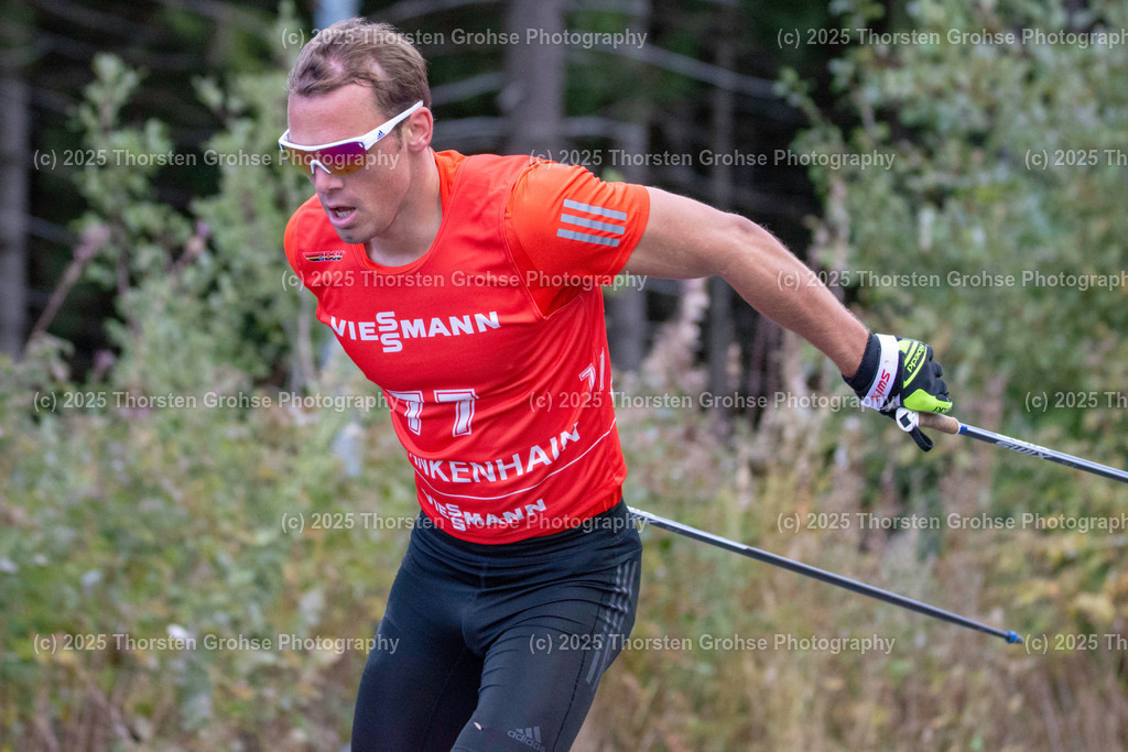 Deutsche Meisterschaften Biathlon | Deutsche Meisterschaften Biathlon, Speziallanglauf Maenner am 14.09.2018 in der DKB SKI ARENA in Oberhof, (Deutschland)

Bild: Schempp Simon vom SZ Uhingen / Zoll (77) - Realisiert mit Pictrs.com