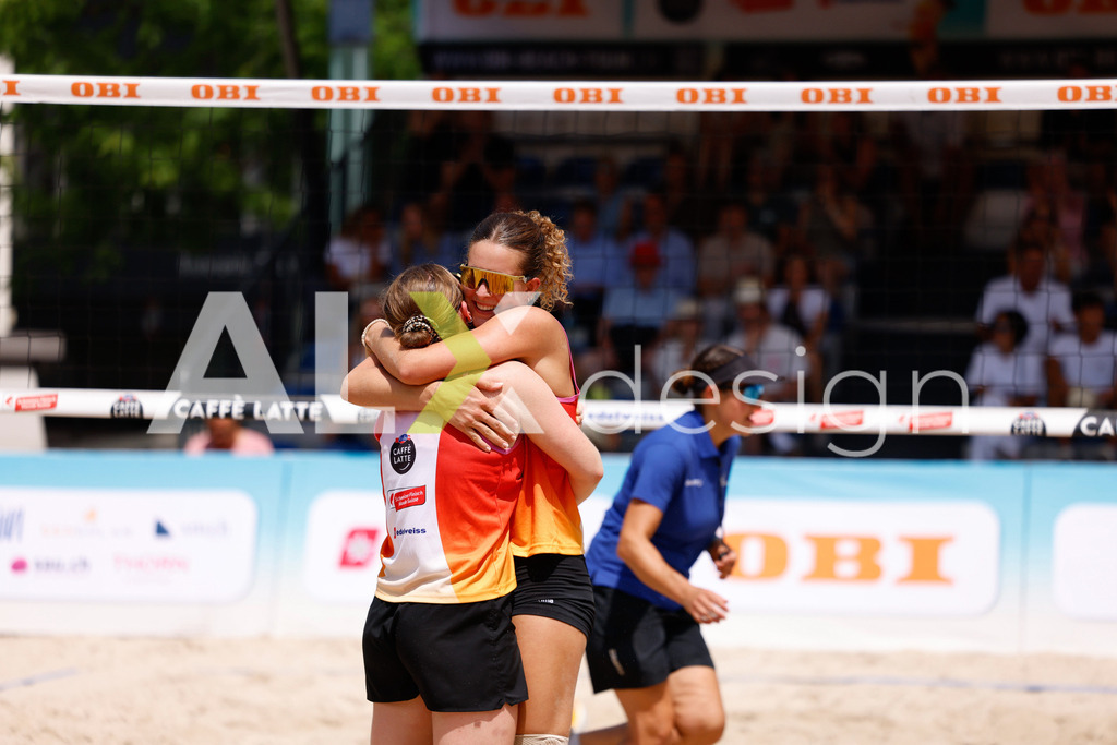 Obi BeachTour 2026 - Basel | BASEL, SWITZERLAND - JULY 17: ELIN SHANA KLUSER (SUI) and JASMIN SCHWAB (SUI) during the Obi BeachTour 2026 match between KLUSER / SCHWAB (SUI) and GERSON / SCHALTEGGER (SUI) at Barfüsserplatz on July 17, 2026 in Basel, Switzerland. - Realisiert mit Pictrs.com