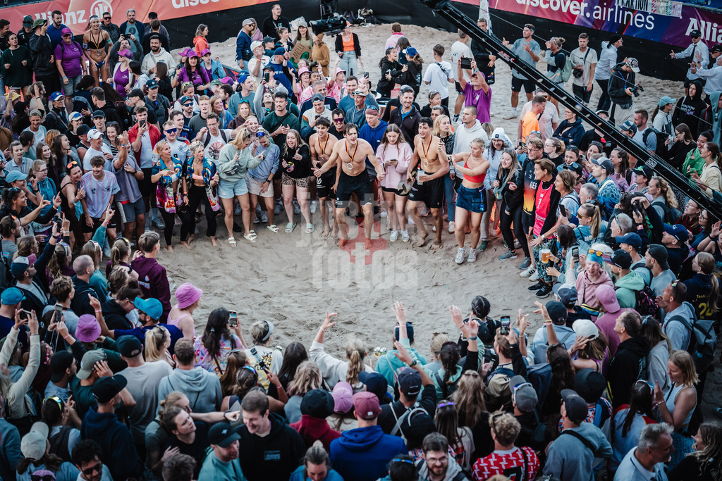 Beachvolleyball | Frauen und Männer | Deutsche Meisterschaften 2025 Timmendorfer Strand | 07.09.2025 | Die Silbermedaillengewinnerinnen und Gewinner Vizemeister v.l. Paul Henning und Lui Wüst