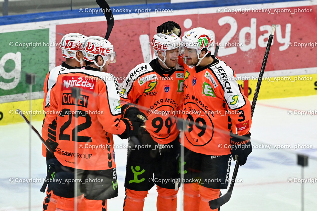 EC IDM WÄRMEPUMPEN VSV vs. MOSER MEDICAL GRAZ99ERS | Jubel Graz 99ers, #22 Kevin Conley Graz 99ers, #3 Frank Hora Graz 99ers, EC IDM WÄRMEPUMPEN VSV vs. MOSER MEDICAL GRAZ99ERS, EC IDM WÄRMEPUMPEN VSV vs. MOSER MEDICAL GRAZ99ERS am 12.03.2026 in Villach (Stadthalle Villach), Austria, (Photo by Bernd Stefan)