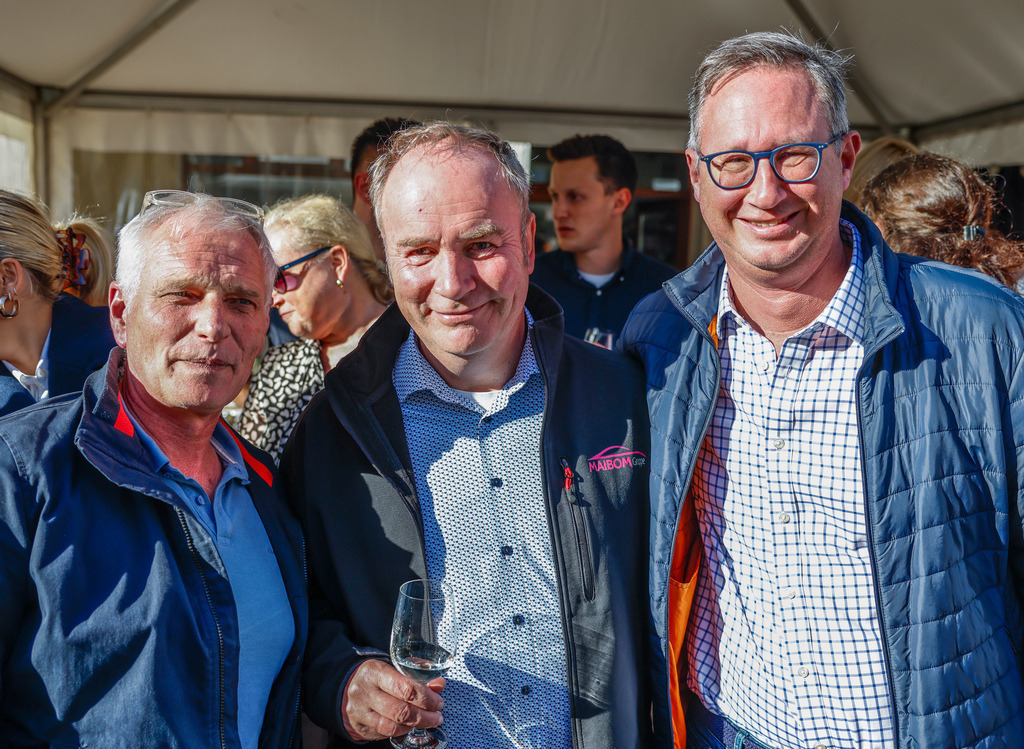 top-top.de 240913-126 | Foto, Video, Fotografie, Videografie, Fotobox, DJ, Discjockey, Musik, Musikbox, Veranstaltung, Photobooth, Amazon, Ebay, Buchtipp, Bestseller, Autor, Verlag, Buch, Wesel, Hamminkeln, NRW, Dinslaken, Rees, Drohne, Hochzeit, Party, Fotobox, Wesel, Fotograf