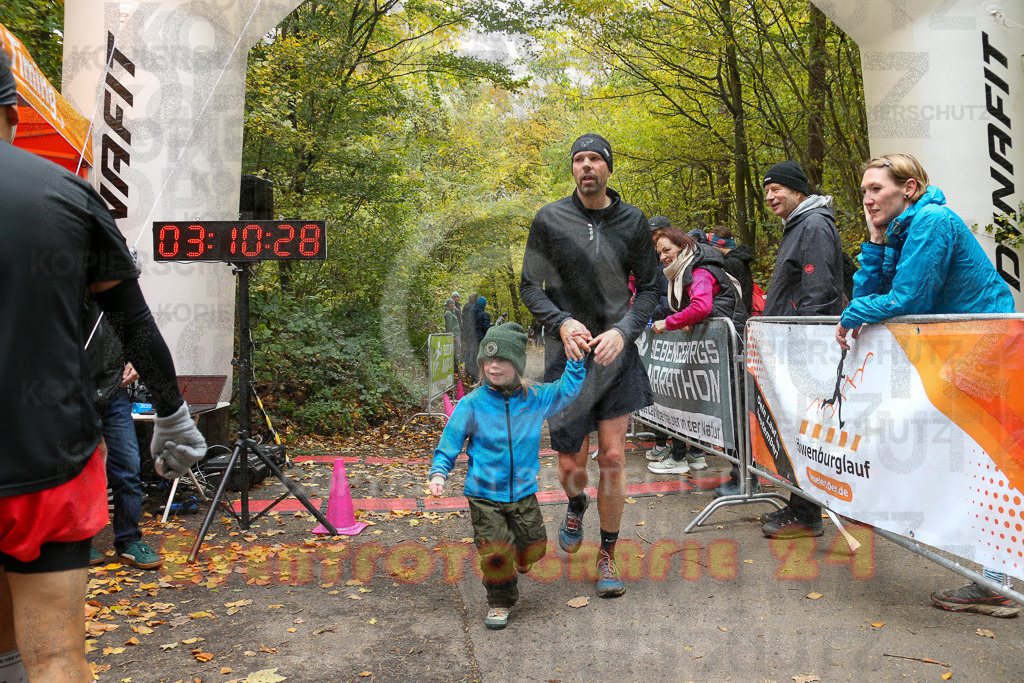 251026_1312_EX1_2834 | Sportfotografie im Rhein-Sieg Kreis, Köln, Bonn, NRW, Rheinland Pfalz, Hessen, etc. Unser Tätigkeitsfeld umfasst den Laufsport vom Volkslauf über den Marathon, Duathlon, Triathon bis zum Ultralauf wie Kölnpfad Ultra oder Schindertrail.