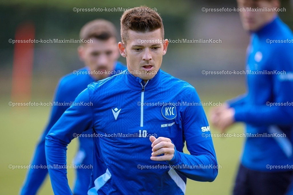 KSC02092502087 | 02.09.2025, Fußball, Training Karlsruher SC, 2. Fußball Bundesliga, Trainingsplatz am BBBank Wildpark Stadion Karlsruhe, Saison 2025 2026: Marvin Wanitzek (KSC #10) 