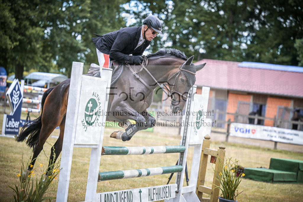 DOS_0078 | Entdecke hochwertige Reitturnierfotos von Foto Oger. Professionell, emotional und authentisch – jetzt Lieblingsmomente im Shop bestellen.Deutschlandweite Turnierfotografie. - Realisiert mit Pictrs.com