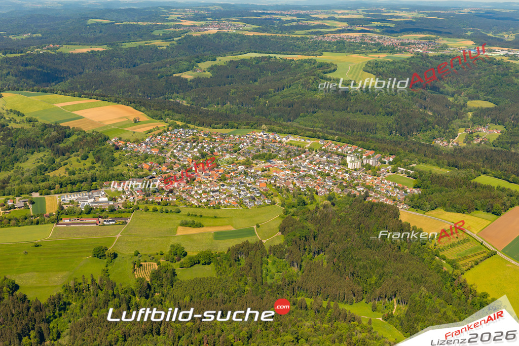 Das Luftbild zeigt : Großdeinbach Schwäbisch Gmünd - Die Luftaufnahme wurde 2024 vom UL-Flugzeug aus erstellt ( keine Drohne ) - Hochauflösende Luftaufnahme - Für grossformatige Ausdrucke geeignet. Die Geschenkidee !Mit Lizenz und Bildrechte bestellbar