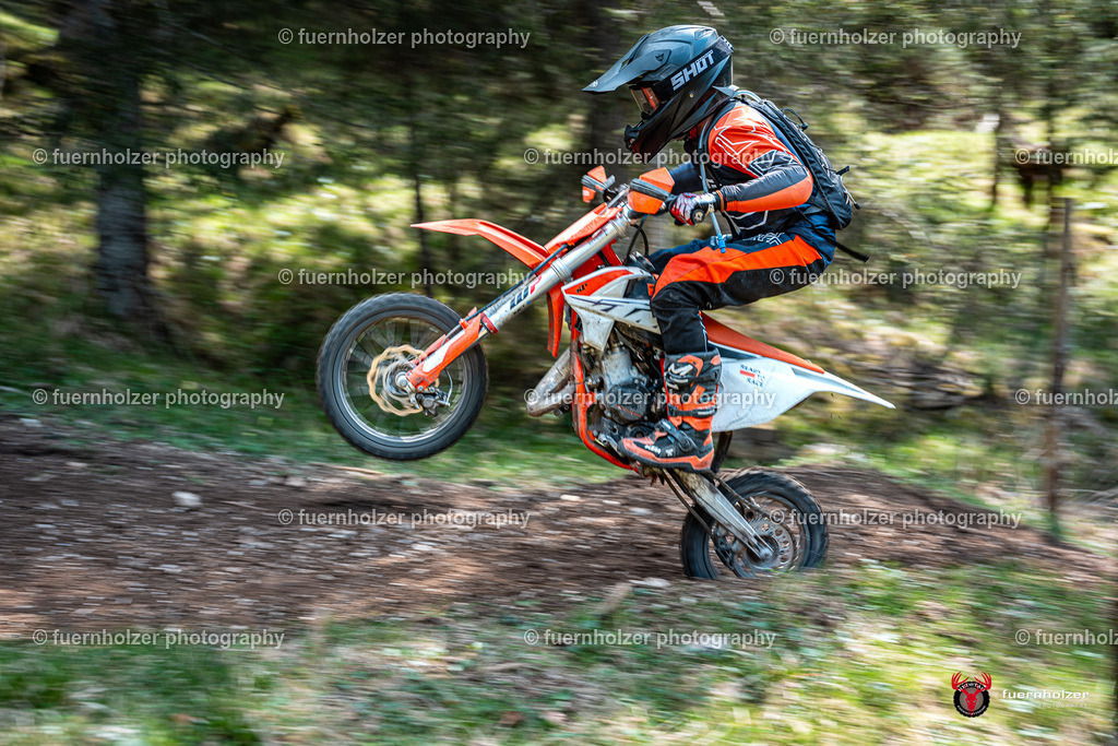 fuernholzer_250501-C1-754 | Fotografische Impressionen von der Red Stag Enduro Extreme by fuernholzer-photography.com. Endurosport in Österreich fotografisch festgehalten von fuernholzer. Auftragsfotografie für Private, Gewerbefotos und Industriefotografie. Eventfotografie, Sportfotografie und Motorsportfotografie. Anbieter von Fotoworkshops, Fototraining, fotografischen Vorträgen und Fotoseminaren.