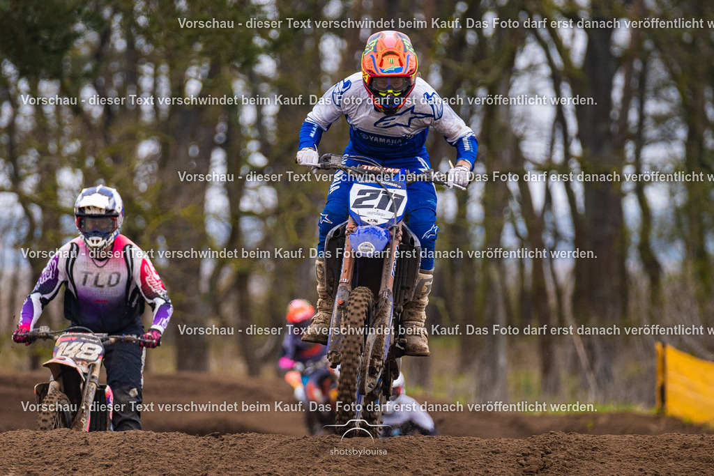 20260412_MCCBensdorf-1679 | Sportfotografin aus Berlin-Brandenburg mit Fokus auf Motocross. Ich halte deine sportliche Leistung und echte Emotionen auf und neben der Strecke professionell fest. Entdecke die Fotos von deinem Rennen und bestelle sie direkt hier im Shop.