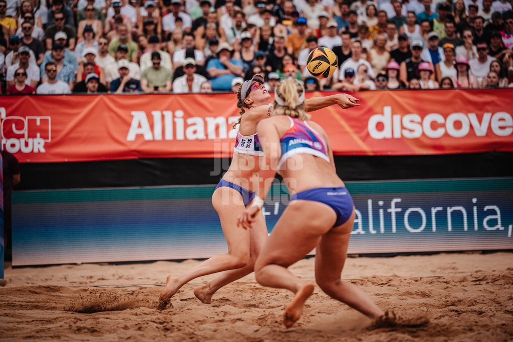 Beachvolleyball | Frauen | Allianz German Beach Tour 2025 | Tourstop München | 06.07.2025 | Marie Schieder spielt den Ball