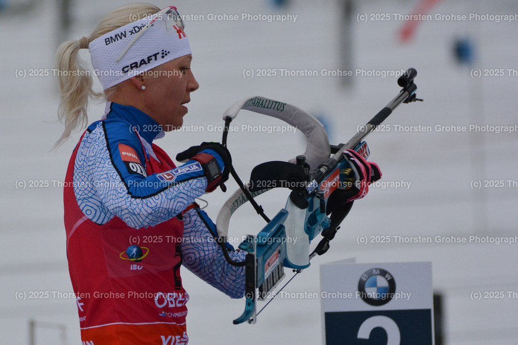 IBU WC Biathlon Oberhof 2018 | MAKARAINEN Kaisa (FIN) am Schiessstand; IBU WC Biathlon Oberhof 2018, 10 km Verfolgung der Frauen am 06.01.2018 in der DKB Ski Arena in Oberhof, (Deutschland) - Realisiert mit Pictrs.com