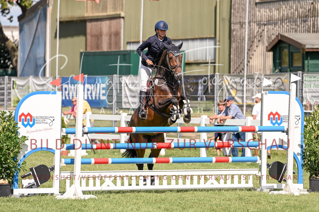 Schugtsche-Düren.2024-09.Springprf.L-63 | Schugtsche Fotografie - Realisiert mit Pictrs.com