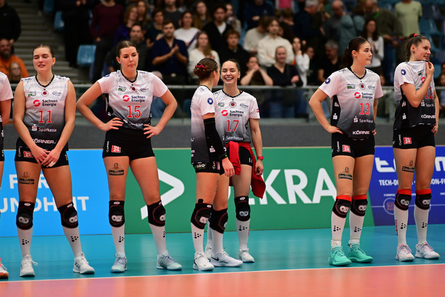 Volleyball I Frauen I Saison 2025-2026 I Bundesliga I 5. Spieltag I ETV Hamburger Volksbank Volleys - Dresdner SC I 10295 | Der Sportfotograf. - Realisiert mit Pictrs.com