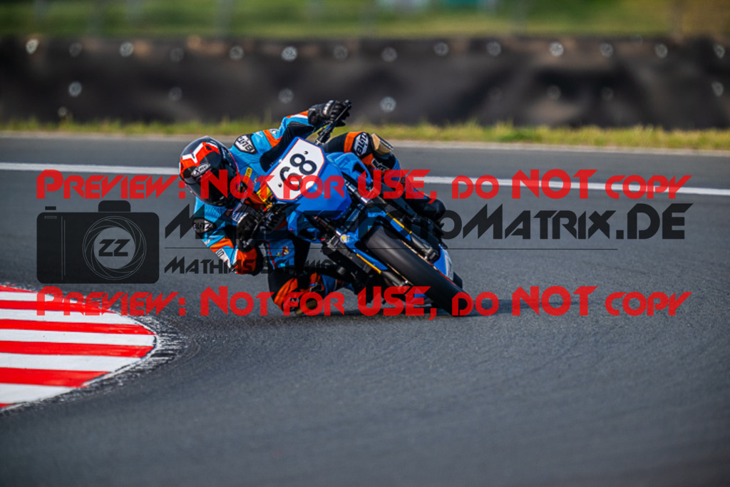 MaZZes_FotoMatrix_220520_0743 | Fotograf Mathias Schmid
Sportfotograf,
Eventfotograf,
Hochzeitsfotograf,
Portraitfotograf