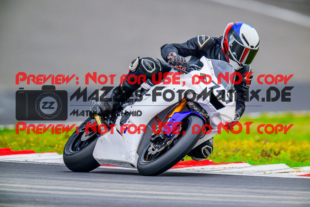 MaZZes_FotoMatrix_240910_6007705_2-434 | WEISS