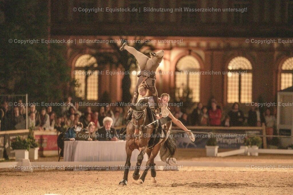 20230527_Voltigieren_NASPA_Flutlicht_1207 | equistock