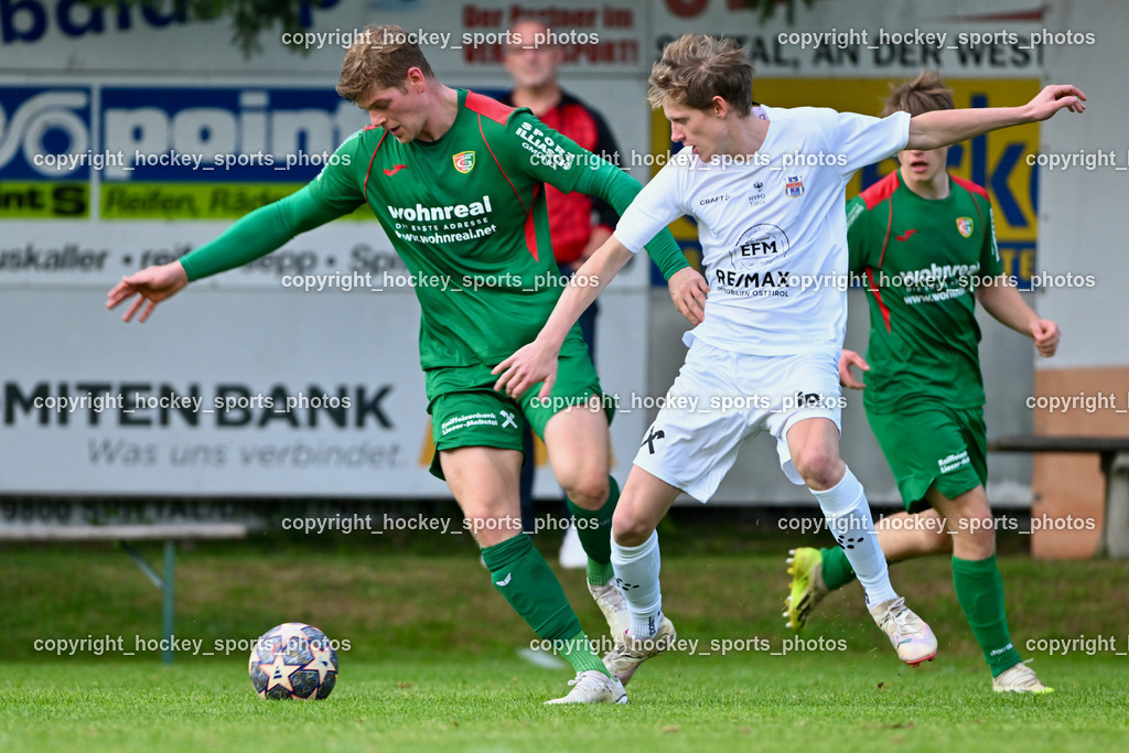 FC ASKÖ Gmünd vs. Union Matrei  | #8 Domenik Steiner FC Gmünd, #18 Samuel Benedikt Berger Matrei, FC ASKÖ Gmünd vs. Union Matrei , FC ASKÖ Gmünd vs. Union Matrei  am 21.09.2024 in Gmünd (Sportplatz Gmünd), Austria, (Photo by Bernd Stefan)