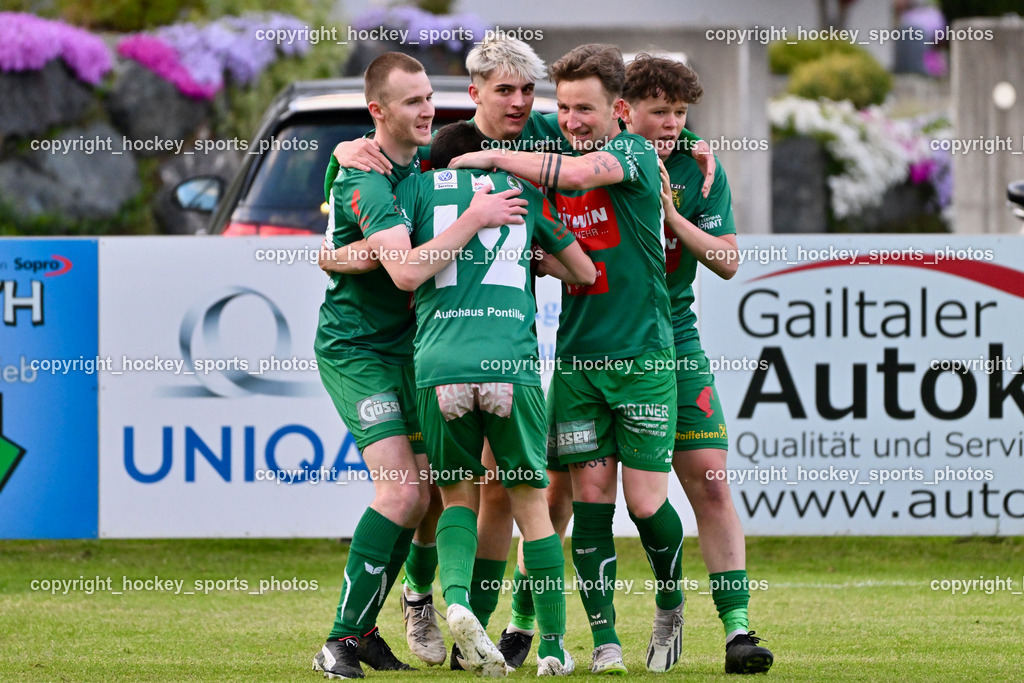 Dellach Gail vs. Rapid Lienz | Jubel Rapid Lienz Mannschaft, #12 Manuel Amoser Rapid Lienz, #18 Oliver Gomig Rapid Lienz, #16 Sandro Unterreiner Rapid Lienz, Dellach Gail vs. Rapid Lienz, Dellach Gail vs. Rapid Lienz am 26.04.2024 in Dellach (Sportplatz Dellach Gail), Austria, (Photo by Bernd Stefan)