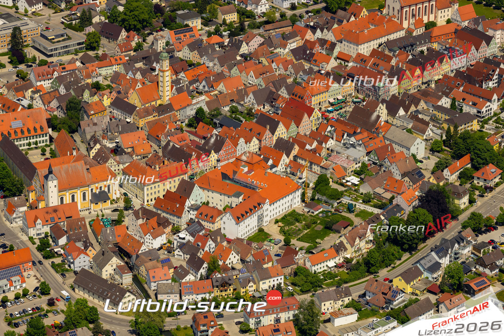 Das Luftbild zeigt  Mindelheim - Die Luftaufnahme wurde 2023 vom UL-Flugzeug aus erstellt ( keine Drohne ) - Hochauflösende Luftaufnahme - Für grossformatige Ausdrucke geeignet. Die Geschenkidee !Mit Lizenz und Bildrechte bestellbar
