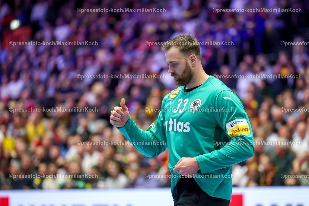 EHF19012602019 | 19.01.2026, Handball, Men's EHF EURO 2026, Deutschland - Spanien, Jyske Bank Boxen in Herning, Dänemark, Preliminary Round:  Andreas Wolff (Germany #33) jubelnd