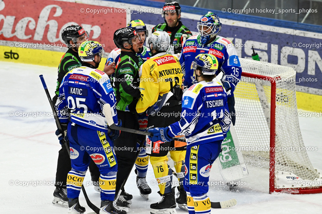 EC IDM Wärmepumpen VSV vs. Vienna Capitals | #14 Johannes Tschurnig EC VSV, #95 Mark Katic EC VSV, #76 Sam Antonitsch Vienna Capitals, #35 Joe Cannata EC VSV, HRIBAR MATJAŽ Referee, #77 Philipp Lindner EC VSV, STERNAT CHRISTOPH Referee, EC IDM Wärmepumpen VSV vs. Vienna Capitals, EC IDM Wärmepumpen VSV vs. Vienna Capitals am 28.01.2026 in Villach (Stadthalle Villach), Austria, (Photo by Bernd Stefan)