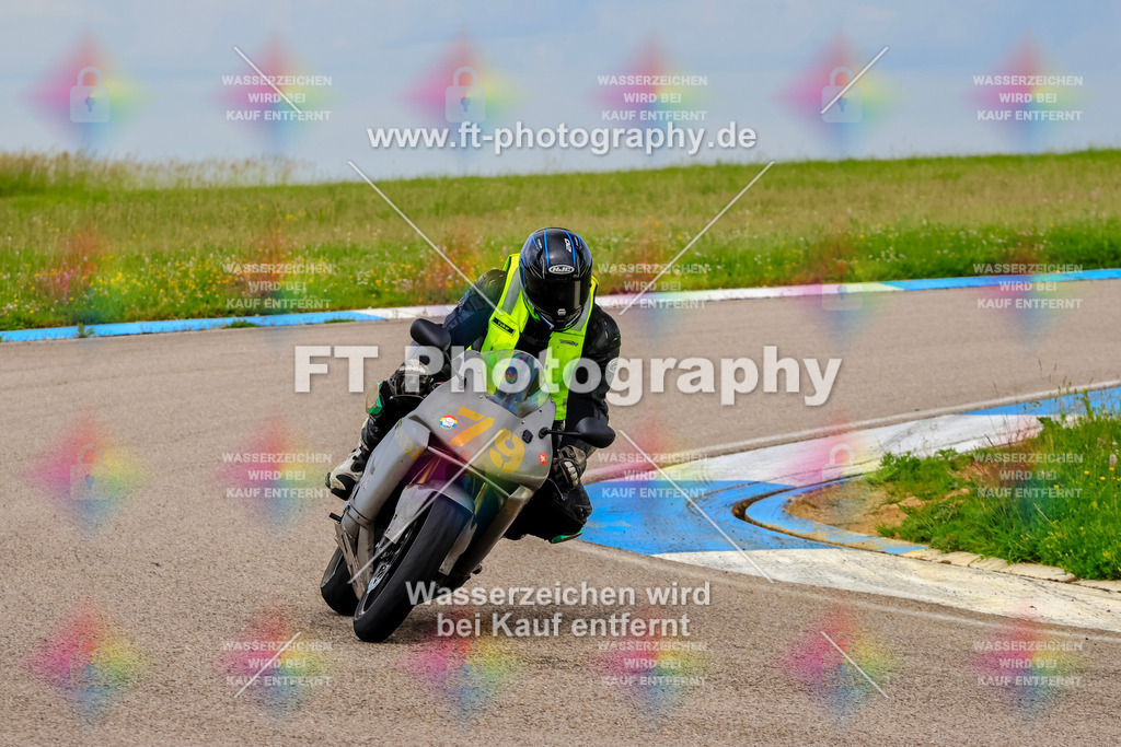 MotoTeam-2365 | Hier findet Ihr Bilder von Touristenfahrten auf der Nürburgring Nordschleife oder von anderen Veranstaltungen die ich besucht habe. Viel Spass beim Durch Schauen 