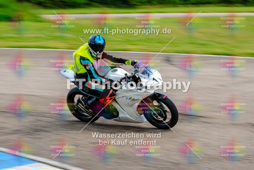 MotoTeam-9396 | Hier findet Ihr Bilder von Touristenfahrten auf der Nürburgring Nordschleife oder von anderen Veranstaltungen die ich besucht habe. Viel Spass beim Durch Schauen 