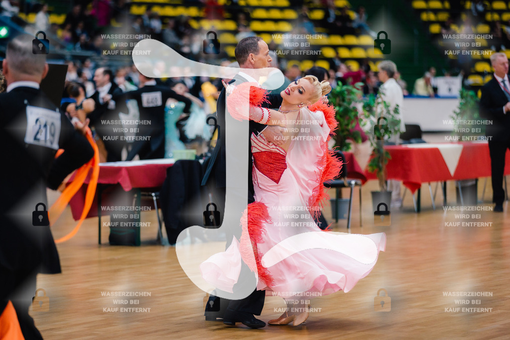 Hessen Tanzt WDSF Open Senior III Standard 11th (243) Bernhard Fuss _ Sonja Fuss (TTC Rot-Weiß Freiburg)-2025-05-17-8177 | Webshop for digital downloads and prints of dance sport, event & show photographer Julian Link - Realisiert mit Pictrs.com