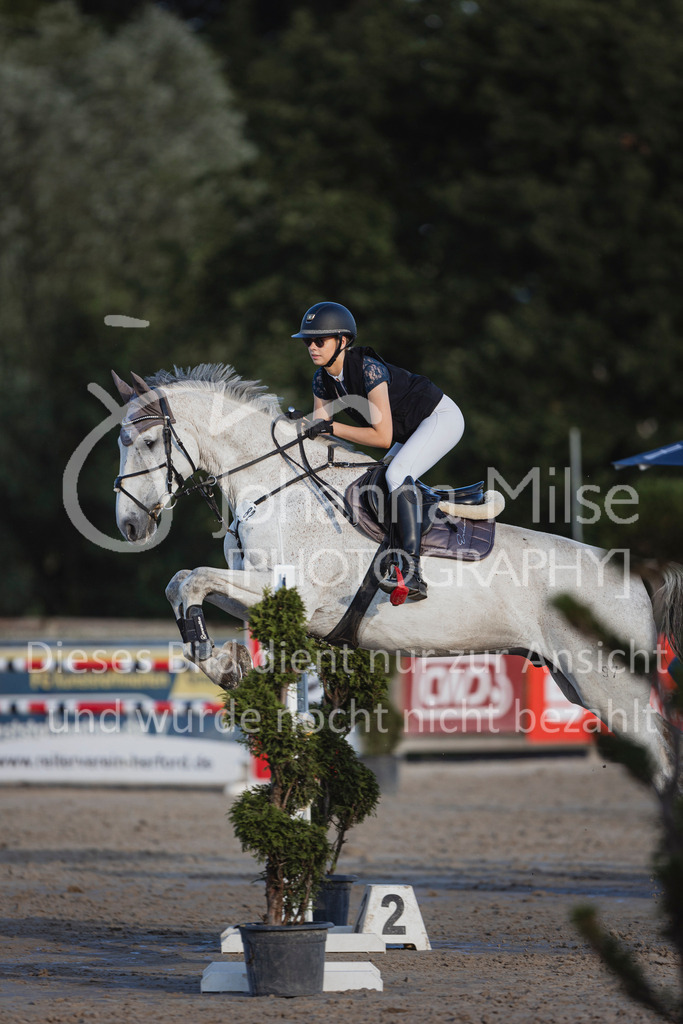 240628_LüPfSpTa_L-Spr-376 | Deine schönsten Turniermomente als professionelle Fotos! Entdecke hochwertige Pferdesport-Fotografie im Online-Shop. Jetzt Fotos finden & bestellen!