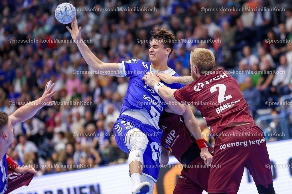Gum25042501094 | 25.04.2025, Handball, HBL, VfL Gummersbach - 1. VfL Potsdam, Schwalbe-Arena: Julian Köster (GUM #7) gegen Emil Hansson (VfL Potsdam #02) 