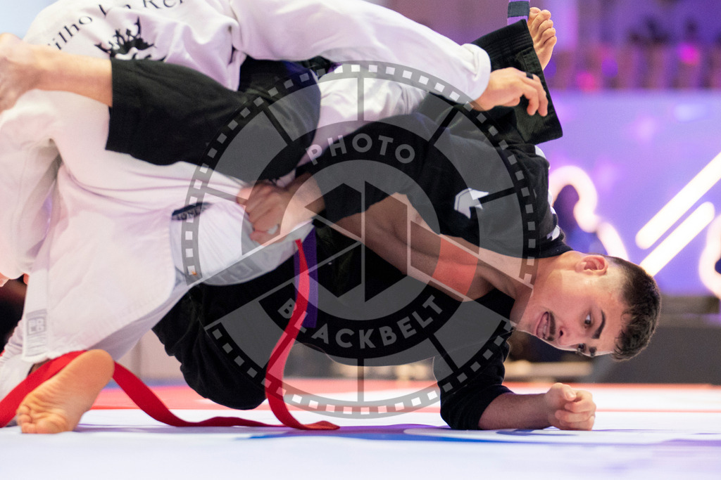 20231108PBB1301 | Fighters compete during the AJP World Professional Championship in the Mubadala Arena in Abu Dhabi, Arab United Emirates, on November 8, 2023.