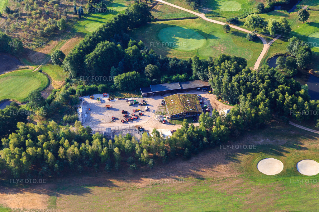 Luftbild: Gelände des Golfplatz Green Eagle Golf Courses (Luhe) im Ortsteil Luhdorf in Winsen im Bundesland Niedersachsen in Deutschland. Foto: IMG_110337.jpg vom 18.08.2018 durch Werner Riehm/FLY-FOTO.de