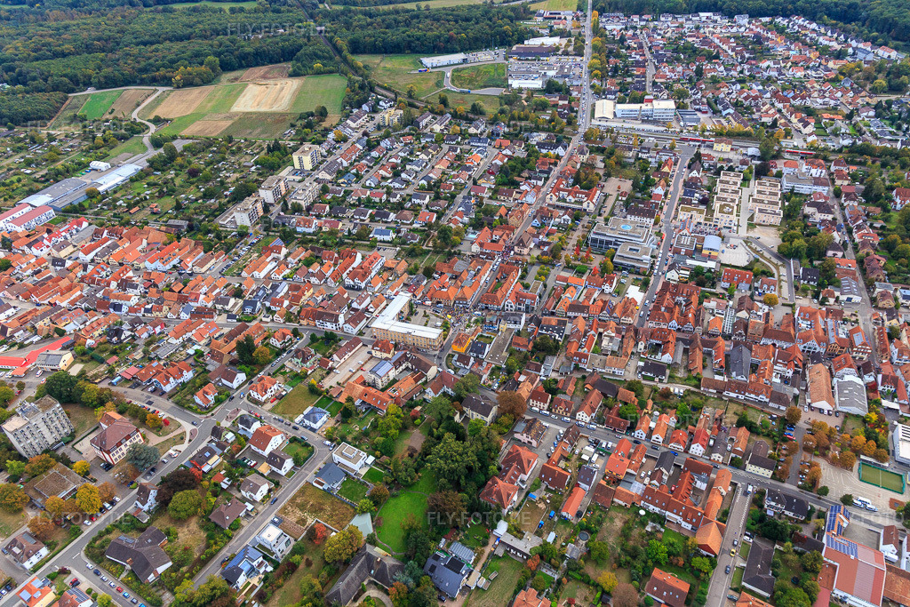 Luftbild: Stadtübersicht aus Norden in Kandel im Bundesland Rheinland-Pfalz in Deutschland. Foto: IMG_111921.jpg vom 06.10.2018 durch Werner Riehm/FLY-FOTO.de