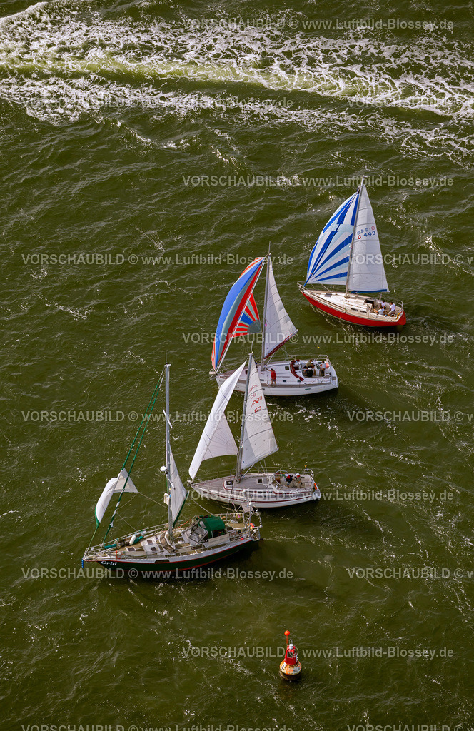 Ruegen12083413SuedOstRuegenRegatta | Luftbild, Segelregatta auf dem Greifswalder Bodden, Segelboote, Wende, Wendeboje,  Middelhagen, Insel Rügen, Mecklenburg-Vorpommern, Deutschland, Europa