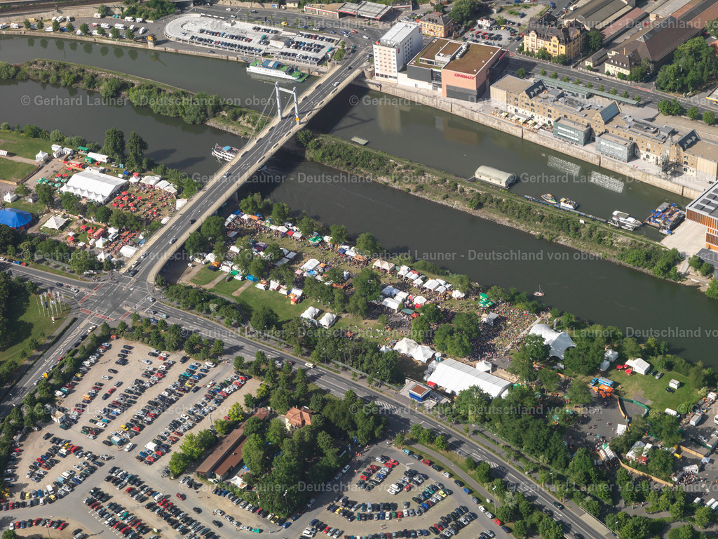 2734118 | Afrika Festival, Kulturelle Veranstaltung 2007 auf dem Mainufergelände zw. Friedensbrücke und Brücke der Deutschen Einheit