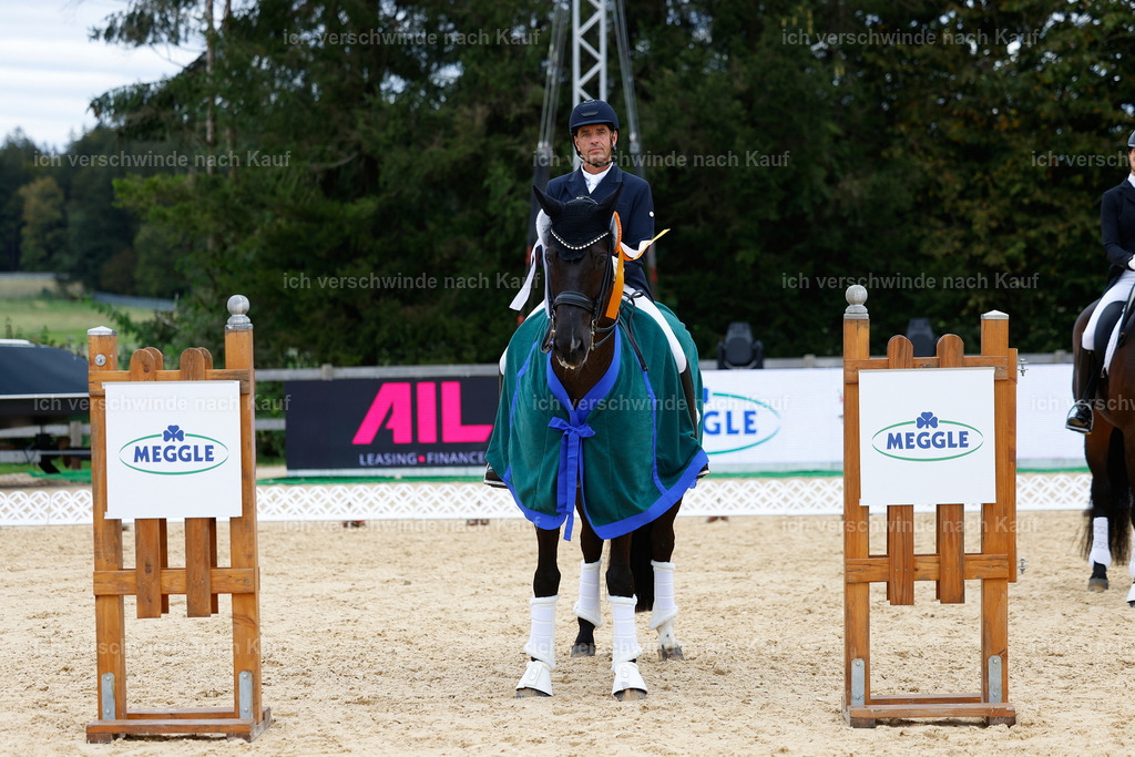 11-Siegerehrung-Dressur S___-StoibPH-824 | working equitationturnier fotograf videograf stoibphotography marixx film working equitation deutschland reitsport turnierfotografie eventfotografie equestrian events