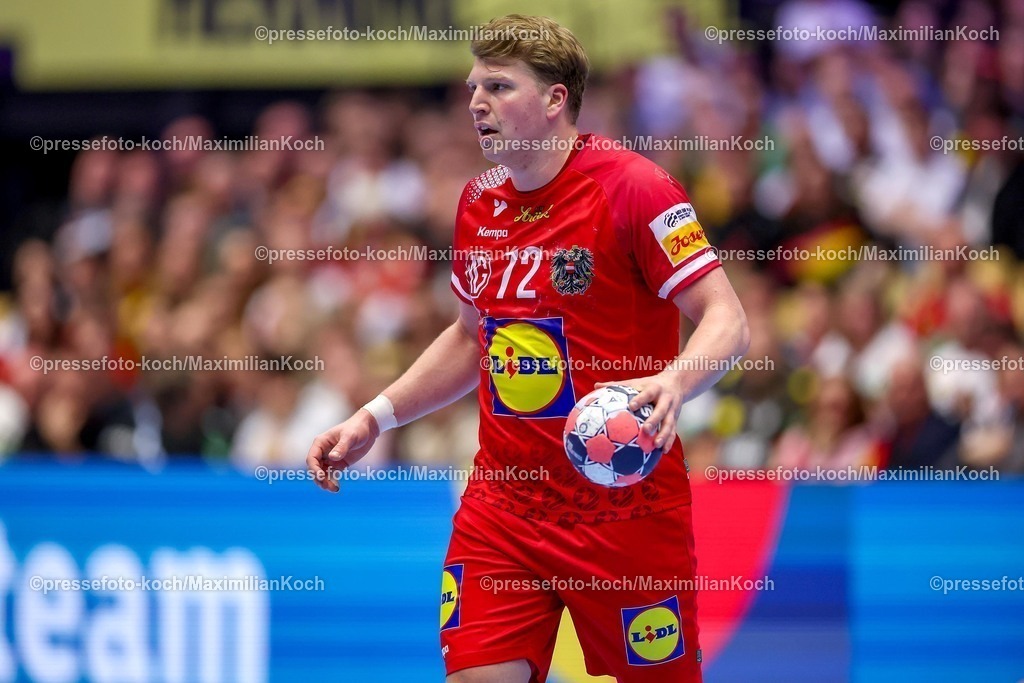 EHF19012601125 | 19.01.2026, Handball, Men's EHF EURO 2026, Österreich - Serbien, Jyske Bank Boxen in Herning, Dänemark, Preliminary Round:  Lukas Hutecek (Austria #72)