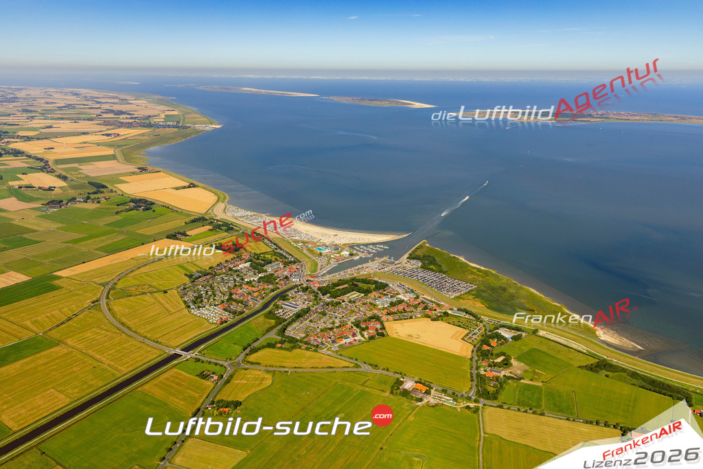 Aktuelles Luftbild von Bensersiel Esens - Die Luftaufnahme wurde 2022 mittels UL-Flugzeug erstellt ( keine Drohne ) - hochauflösende Kamera-Systeme von  Canon -Beste Qualität - Für grossformatige Ausdrucke geeignet. Die Geschenkidee !
